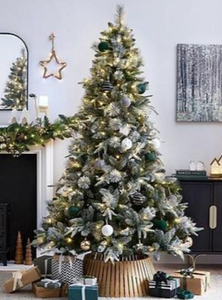 7Ft High Moor Flocked Pre Lit Christmas Tree Green Realistic Branches