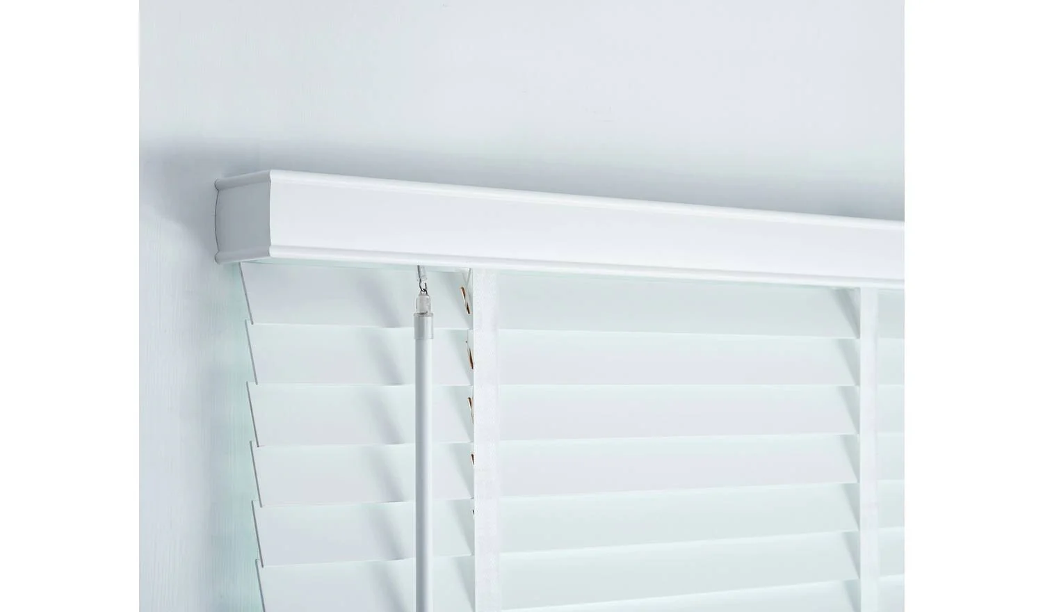 Little Black Book 50mm Basswood White Venetian Blind 130x160cm Light Filter - Image 3